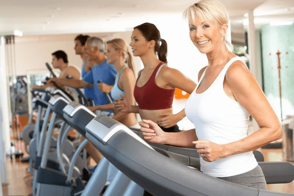 El entrenamiento cardiovascular en cinta te ayudará a perder peso en estómago y caderas